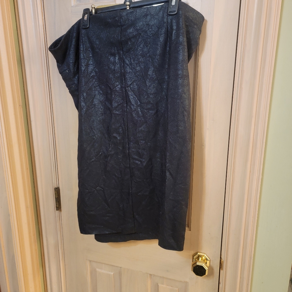 NWT Torrid 3X Womens Plus Sz 22/24 Faux Leather Skirt With Decrotive Zippers - Picture 2 of 11